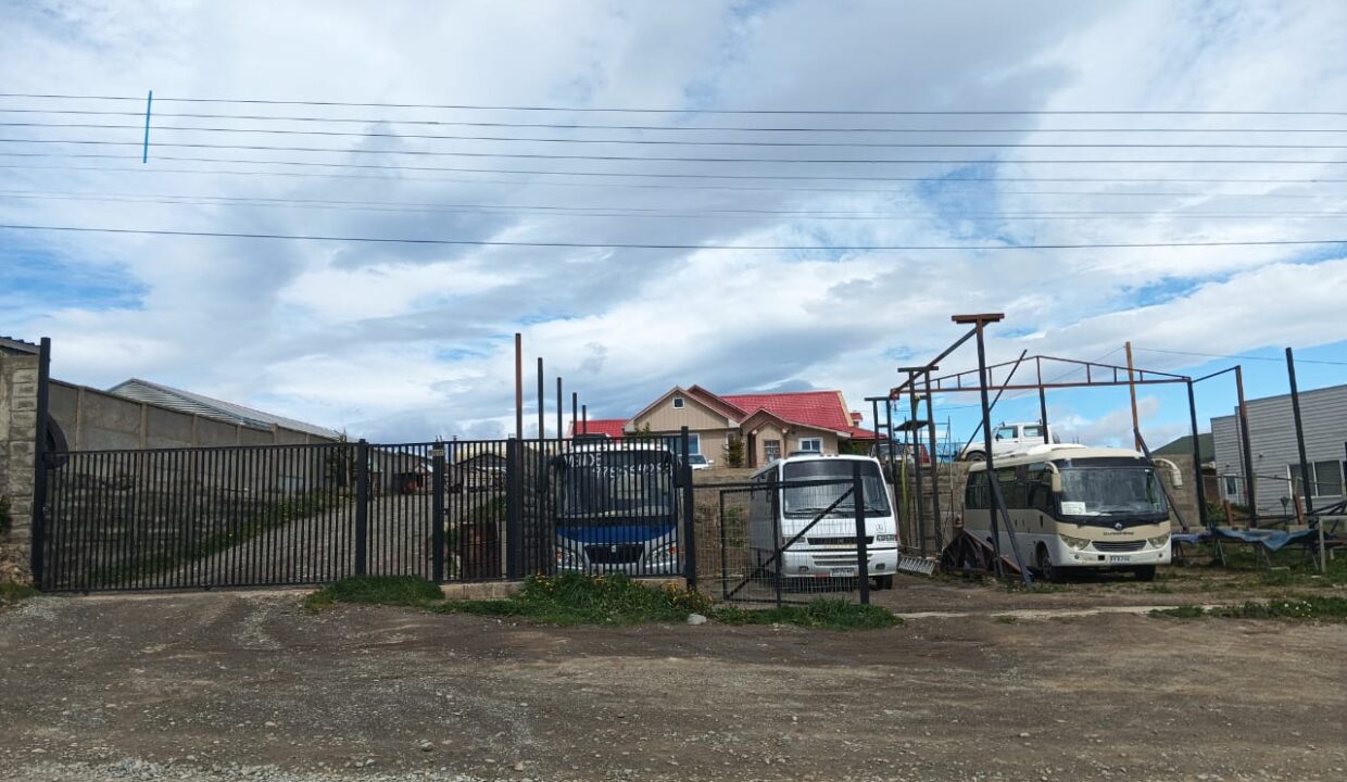 WhatsApp Image 2025-11-18 at 19.44.02 (1)